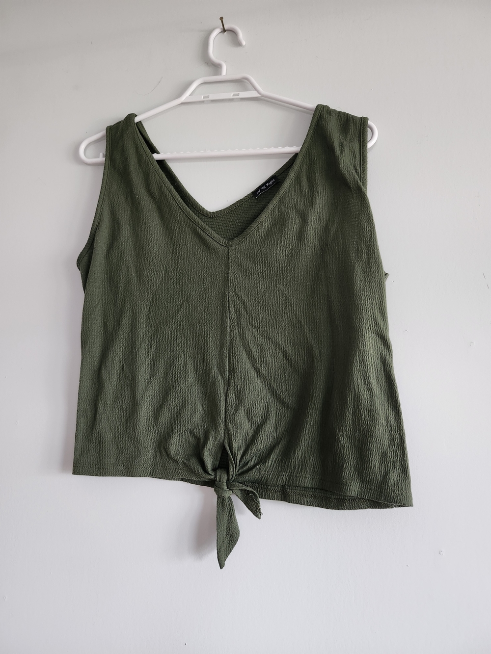 🍀Bundle 3/$20! Olive Tie-Front V-Neck Tank Top | Lightweight